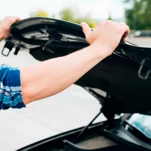 funções importantes do capô dianteiro de um carro