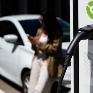 Saiba quais os principais cuidados com a manutenção em carros elétricos e garanta mais durabilidade e eficiência para seu veículo.