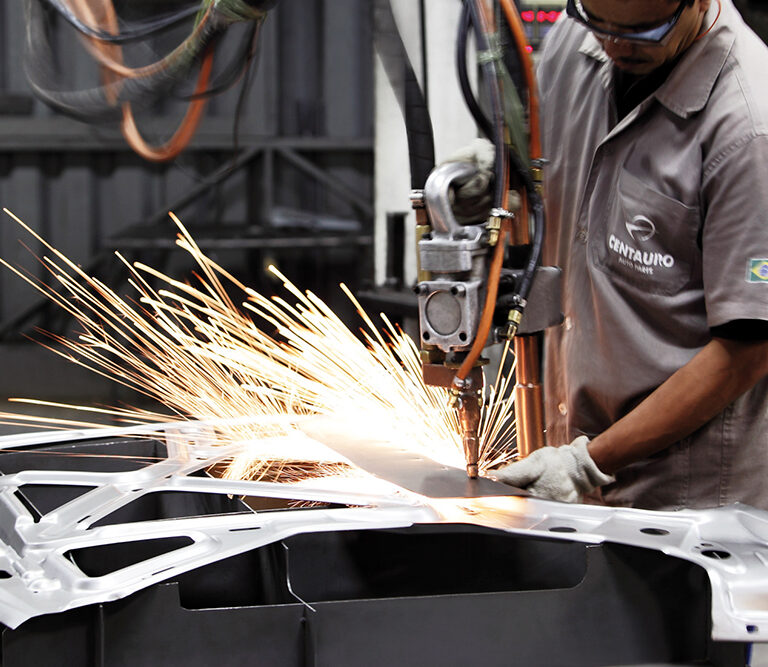 Blog 6 Conheça a história da Centauro Auto Parts, referência nacional em latarias automotivas com qualidade, tradição e compatibilidade.