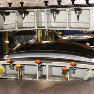 Descubra como são produzidas as latarias Centauro Auto Parts, referência nacional em qualidade, segurança e tecnologia automotiva.