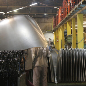 Conheça como são produzidas as latarias Centauro Auto Parts: tecnologia 3D, estamparia pesada, soldas MAG e muito mais!