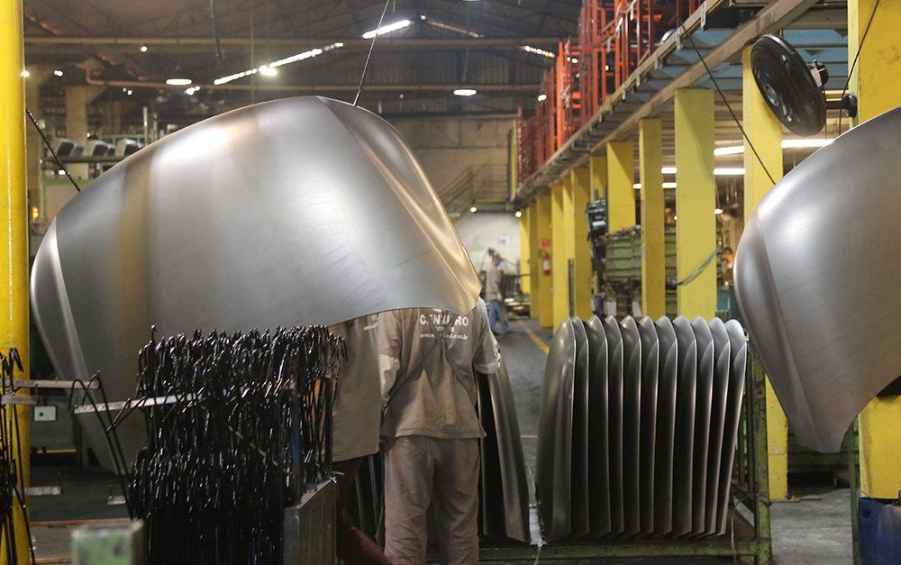 Conheça como são produzidas as latarias Centauro Auto Parts: tecnologia 3D, estamparia pesada, soldas MAG e muito mais!