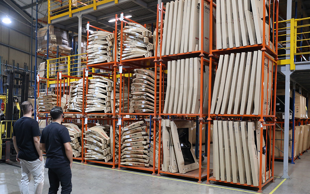 Confira dicas de planejamento e saiba como preparar seu estoque de lataria para o fim do ano.