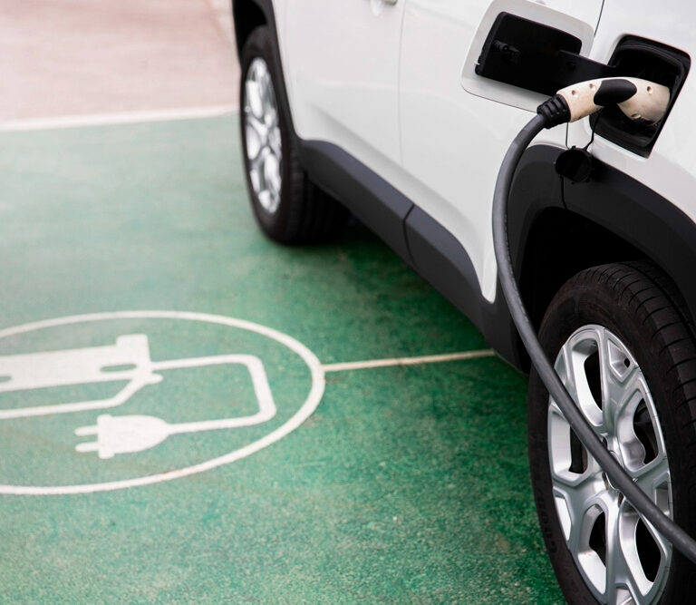 Saiba as diferenças da lataria de carros elétricos e como a Centauro Auto Parts se prepara para atender a nova era da mobilidade elétrica.