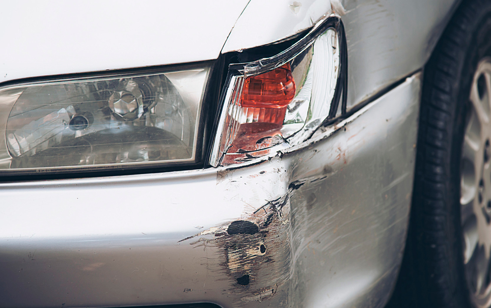 Dirigir com peças danificadas compromete a segurança, o desempenho e o valor do veículo. Confira 5 motivos para corrigir esses problemas.